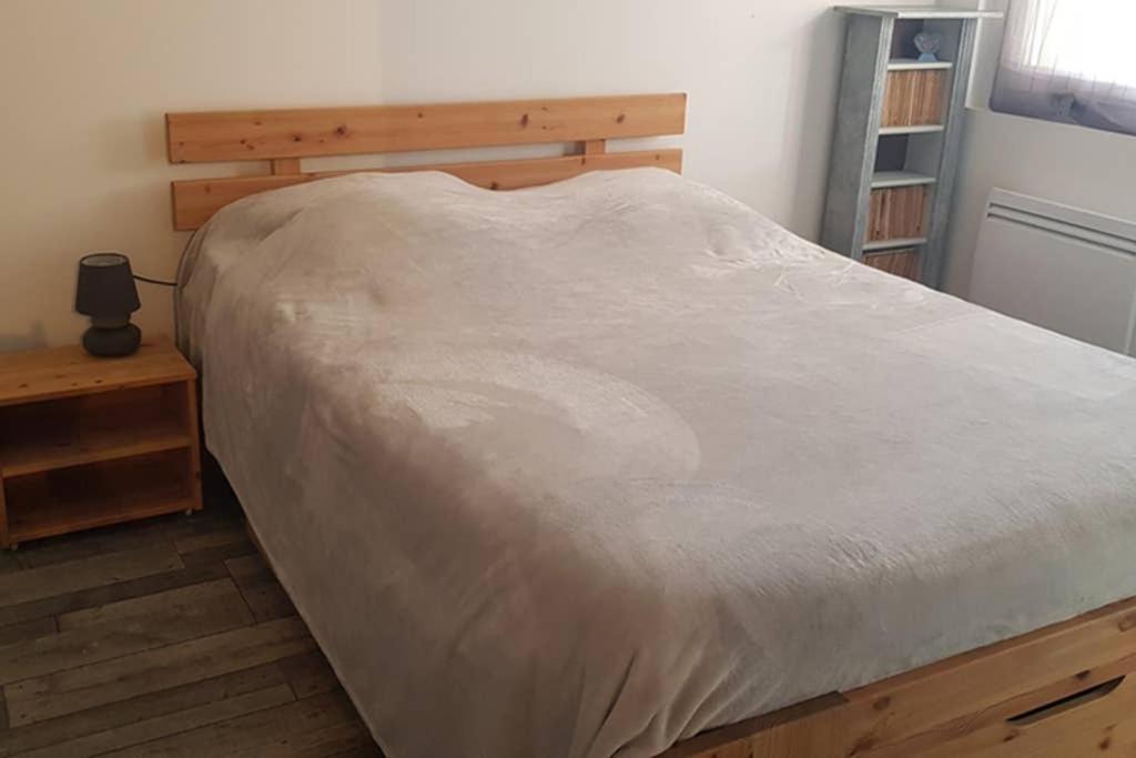 Un Charmant Logement Apartment Aigues-Mortes Exterior photo