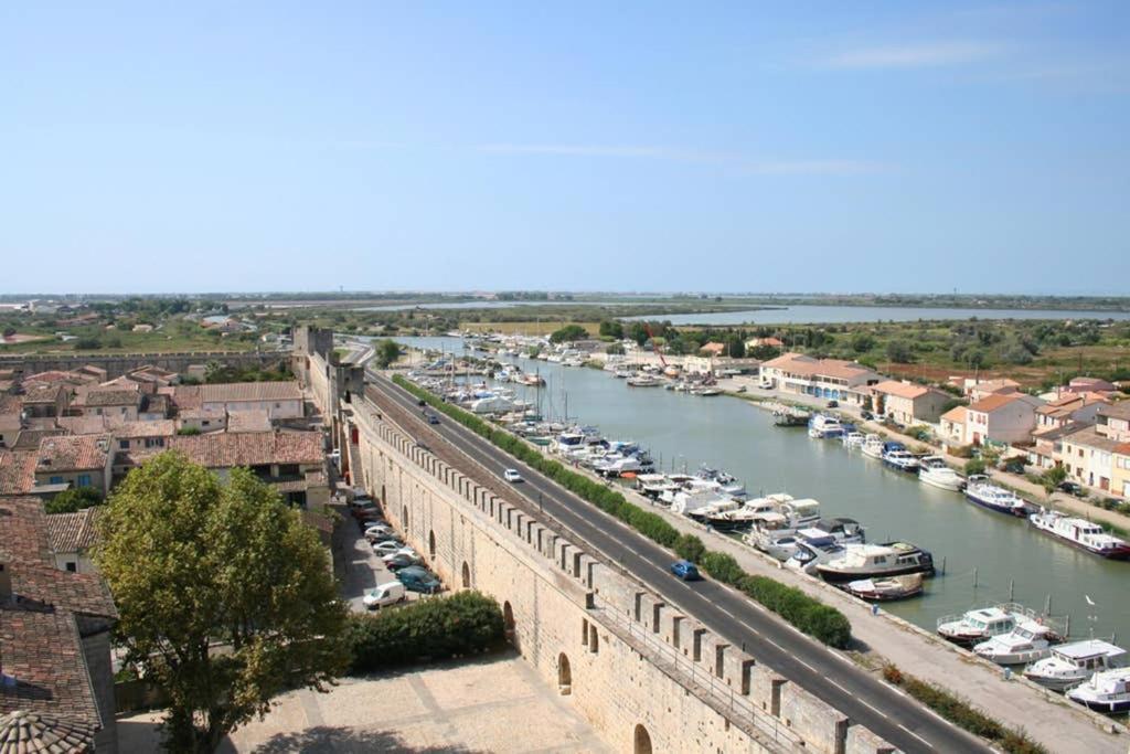 Un Charmant Logement Apartment Aigues-Mortes Exterior photo